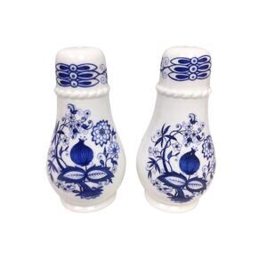 MANN Vienna Woods Blue Onion Fine China 80s Vintage Salt and Pepper Shakers